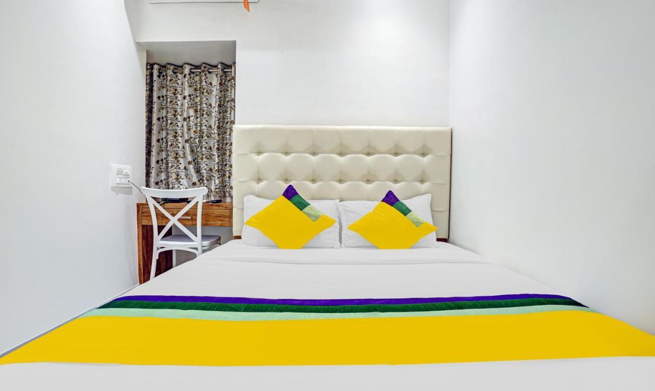 Itsy Hotels Heraa International Bombaim Exterior foto